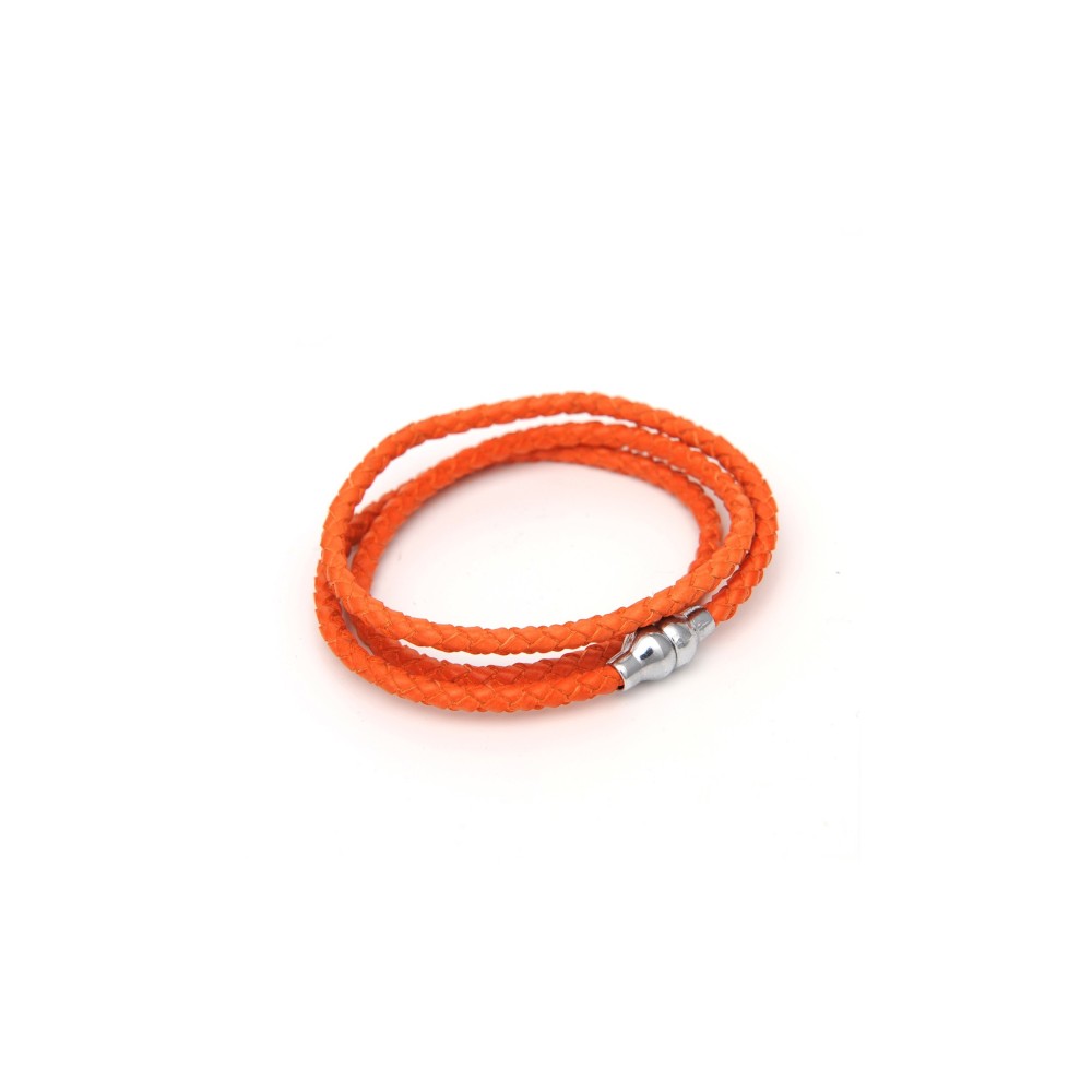 twisted leather bracelet in triple loops and magnetic clasp