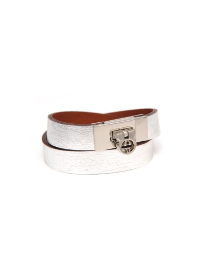 leather bracelet and snap-on clasp