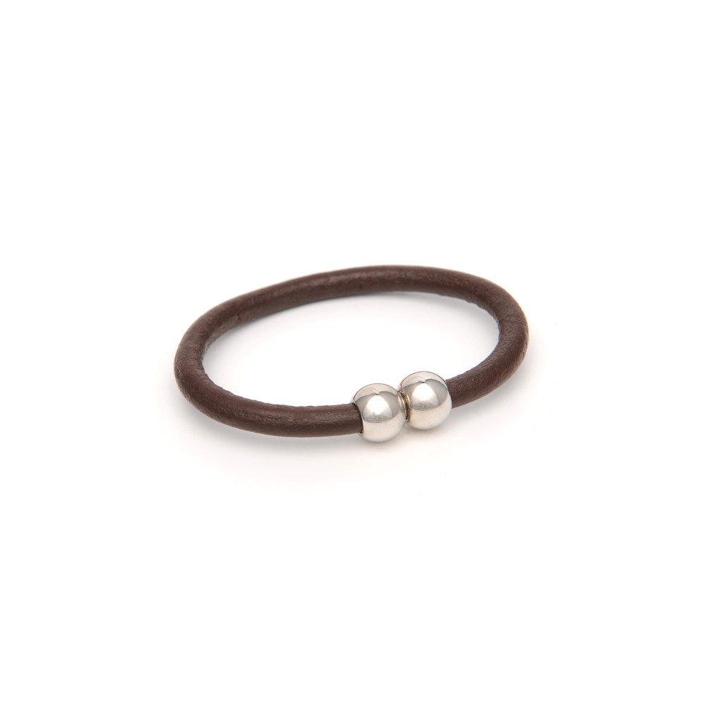 Bracelet en cuir lisse et fermoir magnétique