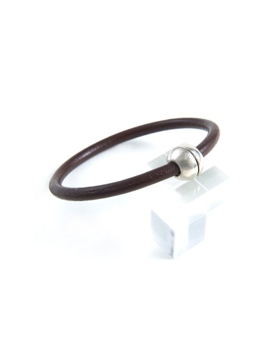 Leather bracelet and ball magnetic clasp