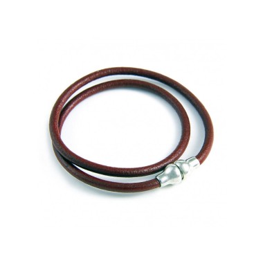 Leather bracelet and magnetic clasp