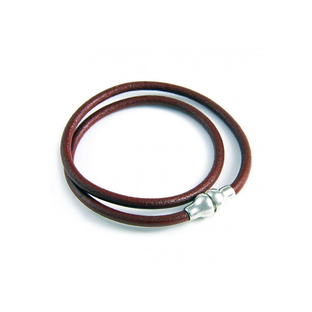 Leather bracelet and magnetic clasp