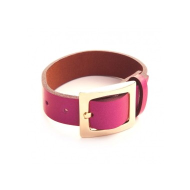 Leather bracelet and belt clasp in gold fashion jewellery.