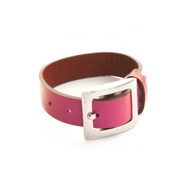 Leather bracelet and belt clasp in fashion silver Jewellery.