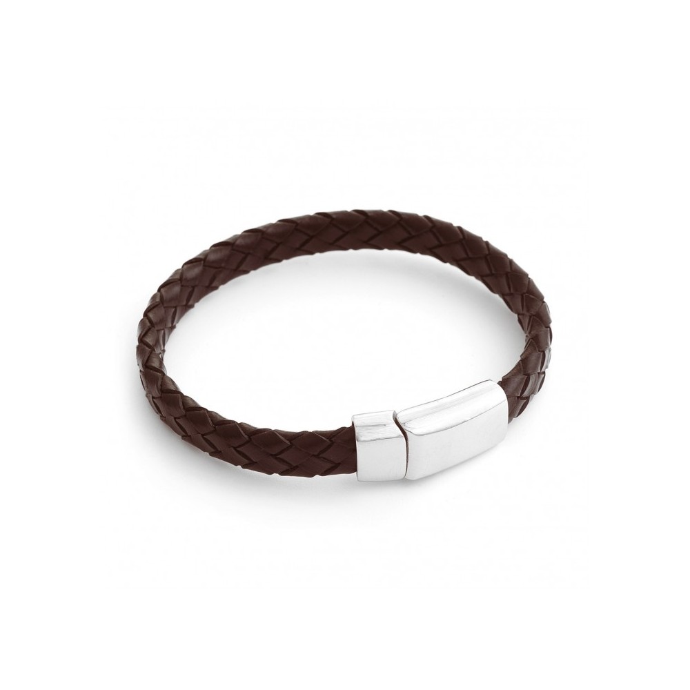 Flat and plaited leather bracelet and magnetic clasp.