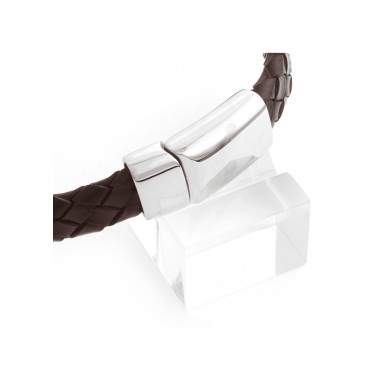 Flat and plaited leather bracelet and magnetic clasp.