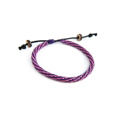 Bracelet en macramé avec fil de double couleurs.