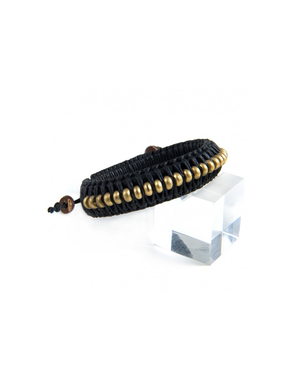 Bracelet in macramé with brass beads.