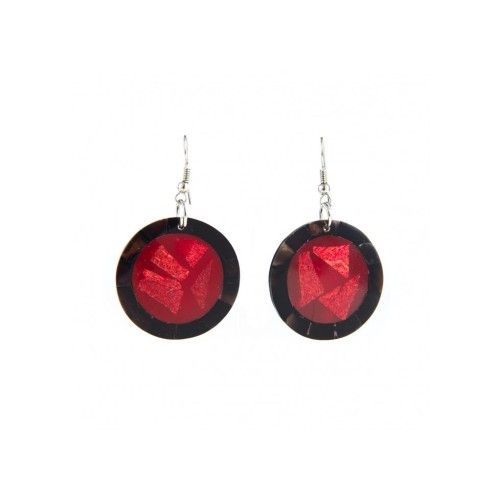 Black shell and red coral earrings in round shape