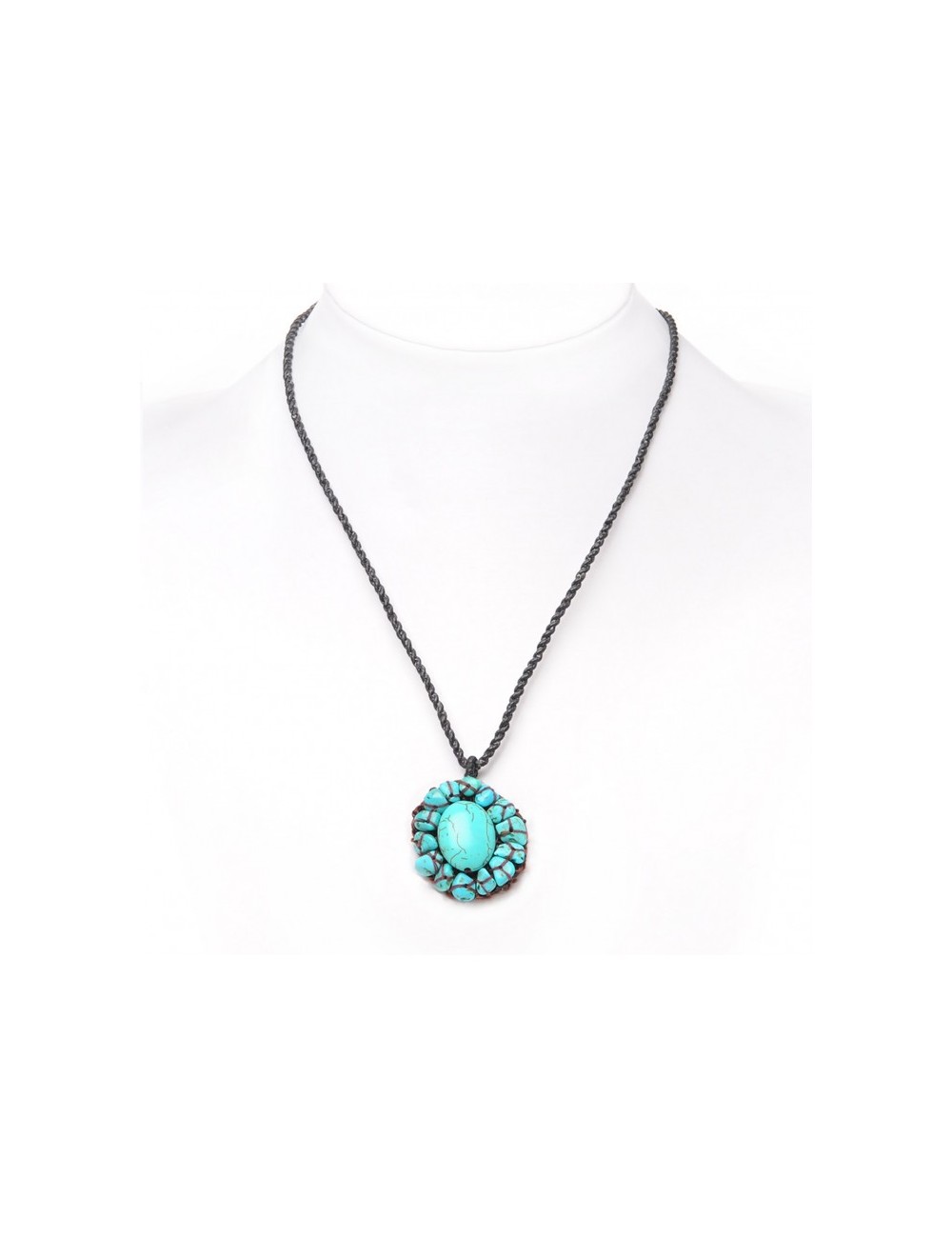 Necklace in macramé with turquoise medallion.